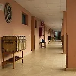 特拉萨阿曼德斯公寓 *
